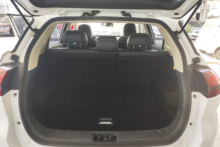 Used Geely Auto Emgrand X7 Sport 2018 1.8TD Automatic Two-Wheel Drive Smart 4G Connected Version Trunk