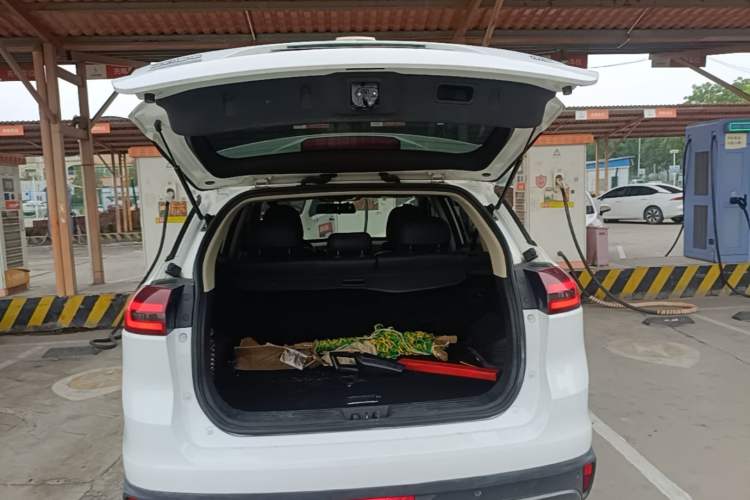Used Geely Auto Emgrand X7 Sport 2018 1.8TD Automatic Two-Wheel Drive Smart Connect 4G Internet Edition Trunk