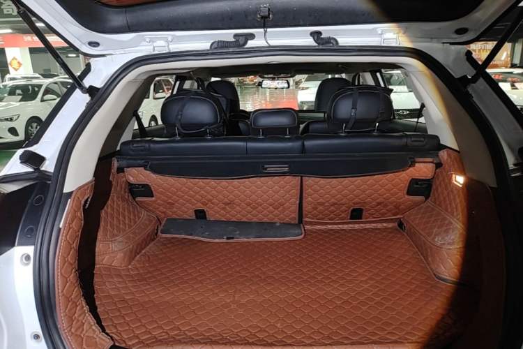 Used Geely Auto Emgrand X7 Sport 2018 1.8TD Automatic Two-Wheel Drive Zhiya Model Trunk