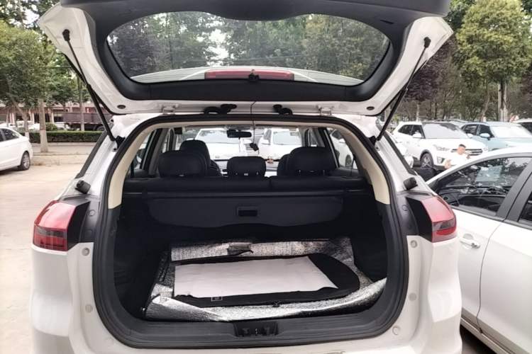 Used Geely Auto Emgrand X7 Sport 2018 1.8TD Automatic Two-Wheel Drive Smart Connect 4G Internet Edition Trunk