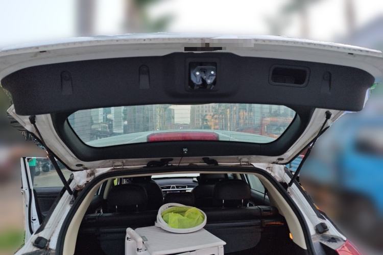Used Geely Auto Emgrand X7 Sport 2018 1.8TD Automatic Two-Wheel Drive Smart Connect 4G Internet Edition Trunk