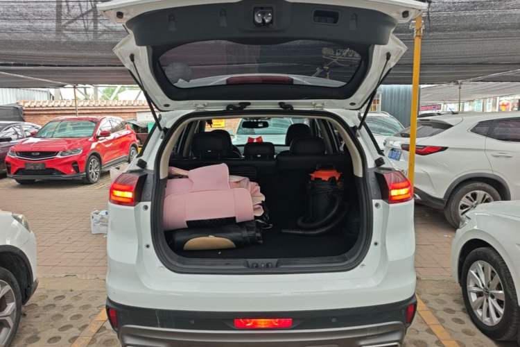 Used Geely Auto Emgrand X7 Sport 2018 2.0L Manual Two-Wheel Drive Zhiya Version Trunk