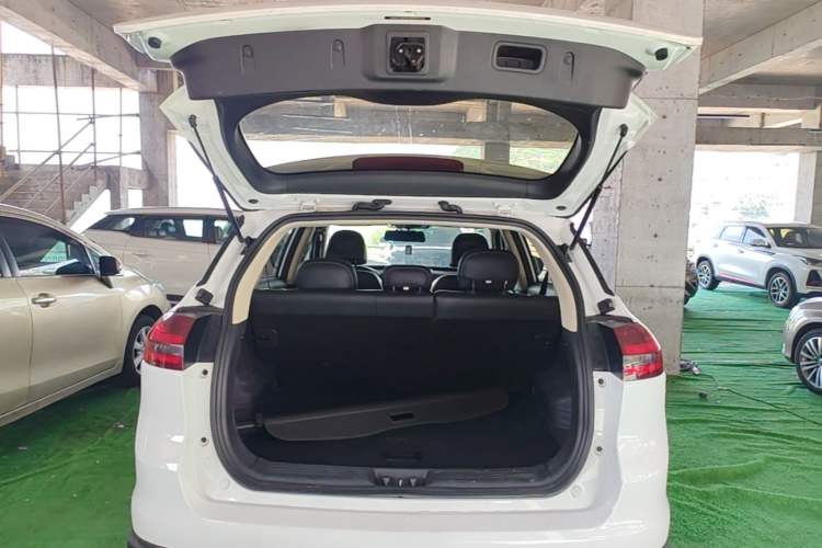 Used Geely Auto Emgrand X7 Sport 2018 1.8TD Automatic Two-Wheel Drive Smart Connect 4G Internet Edition Trunk