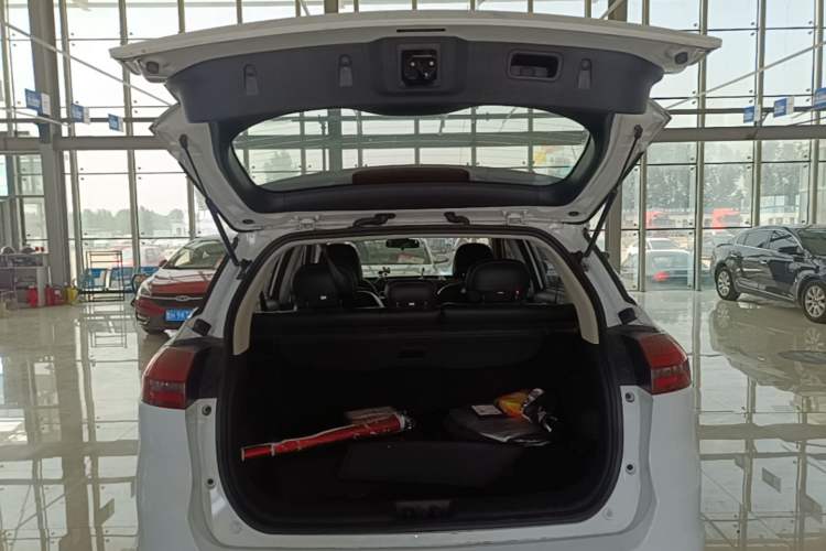 Used Geely Auto Emgrand X7 Sport 2018 1.8TD Automatic Two-Wheel Drive Smart Connect 4G Internet Edition Trunk