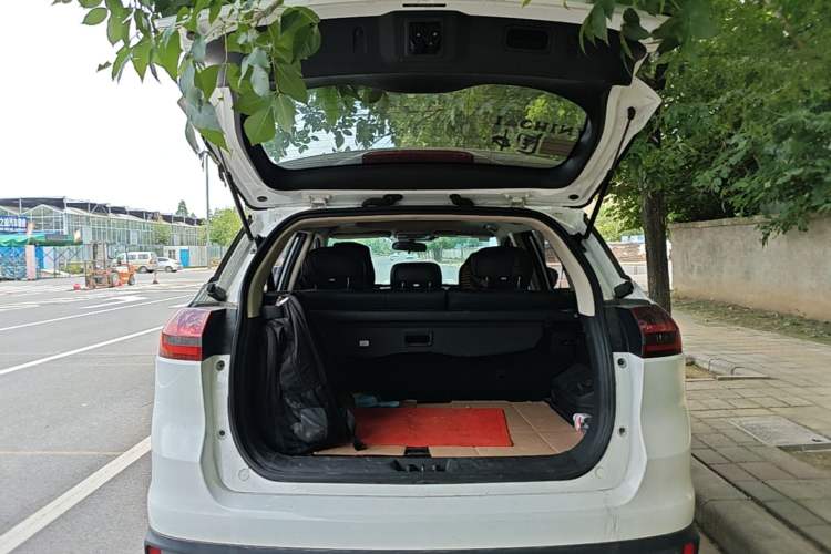 Used Geely Auto Emgrand X7 Sport 2018 1.8TD Automatic Two-Wheel Drive Smart Connect 4G Internet Edition Trunk
