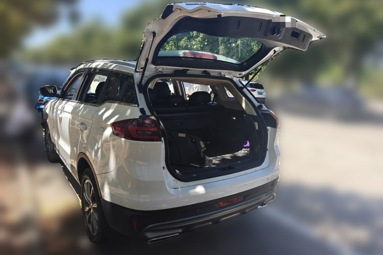 Used Geely Auto Emgrand X7 Sport 2018 1.8TD Automatic Two-Wheel Drive Smart Connect 4G Internet Edition Trunk