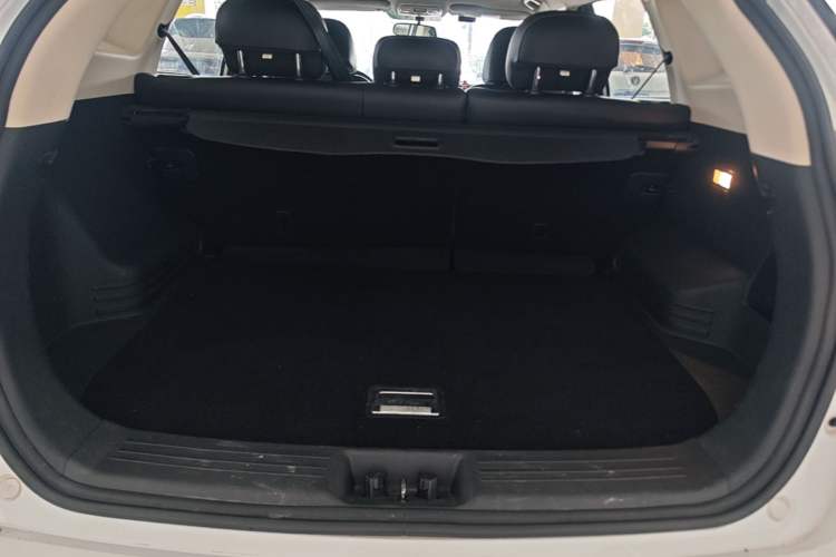 Used Geely Auto Emgrand X7 Sport 2018 1.8TD Automatic Two-Wheel Drive Smart Connect 4G Internet Edition Trunk