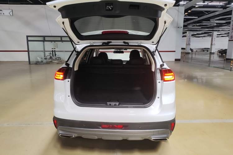 Used Geely Auto Emgrand X7 Sport 2018 1.8TD Automatic Two-Wheel Drive Smart Connect 4G Internet Edition Trunk