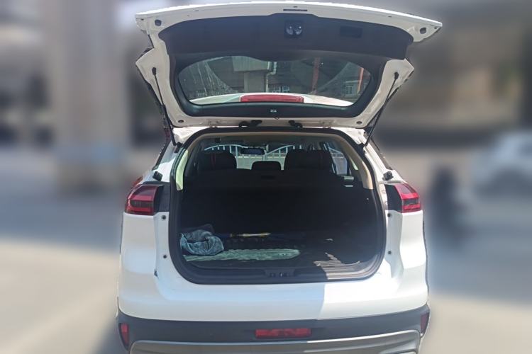 Used Geely Auto Emgrand X7 Sport 2018 Revised Version 1.8TD Automatic Two-Wheel Drive Smart Connectivity 4G-Enabled Edition Trunk
