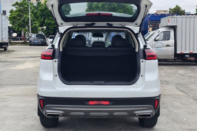 Used Geely Auto Emgrand X7 Sport 2018 1.8TD Automatic Two-Wheel Drive Smart Connect 4G Internet Edition Trunk