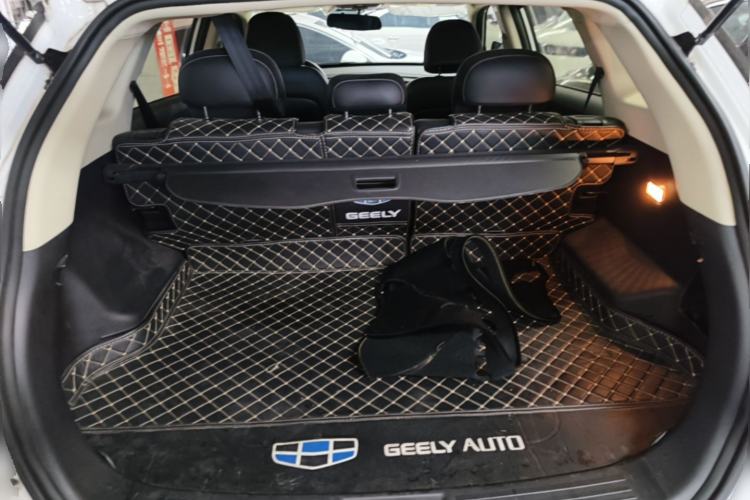 Used Geely Auto Emgrand X7 Sport 2018 1.8TD Automatic Two-Wheel Drive Smart Connect 4G Internet Edition Trunk