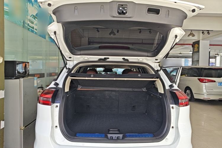 Used Geely Auto Emgrand X7 Sport 2018 1.8TD Automatic Two-Wheel Drive ZhiZun Model with 4G Connectivity Trunk