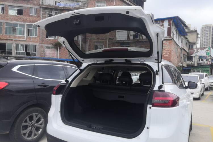 Used Geely Auto Emgrand X7 Sport 2018 1.8TD Automatic Two-Wheel Drive Zhiya Model Trunk