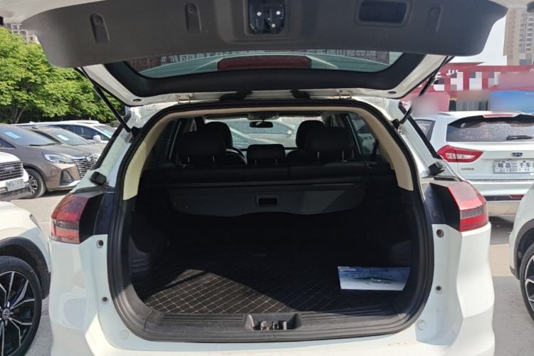 Used Geely Auto Emgrand X7 Sport 2018 1.8TD Automatic Two-Wheel Drive Smart Connect 4G Internet Edition Trunk
