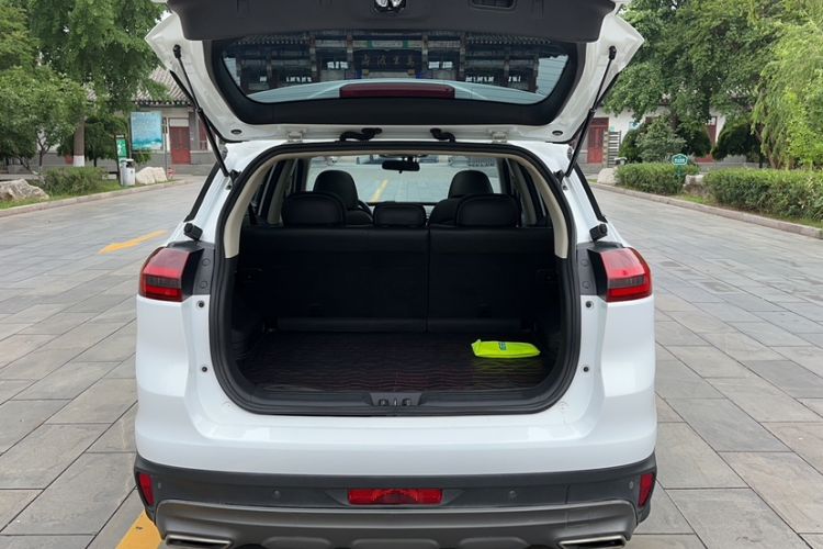 Used Geely Auto Emgrand X7 Sport 2018 1.8TD Automatic Two-Wheel Drive Smart Connect 4G Internet Edition Trunk