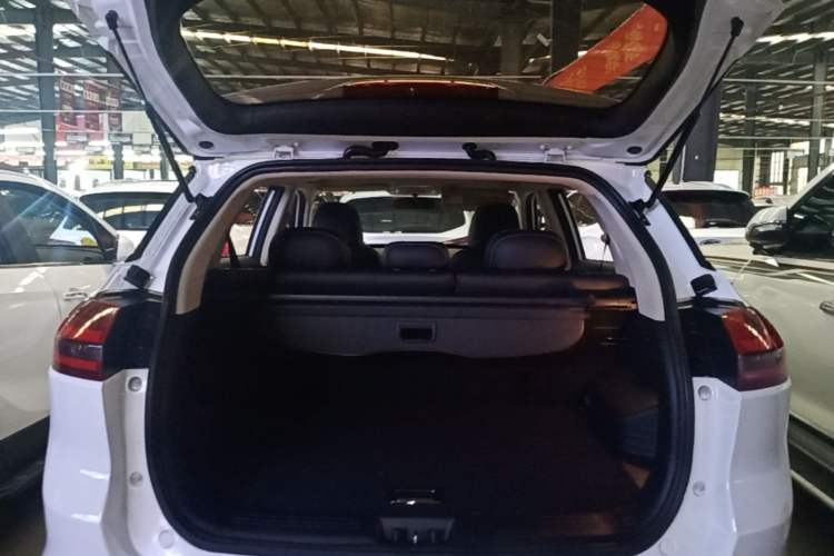 Used Geely Auto Emgrand X7 Sport 2018 1.8TD Automatic Two-Wheel Drive Smart Connect 4G Internet Edition Trunk
