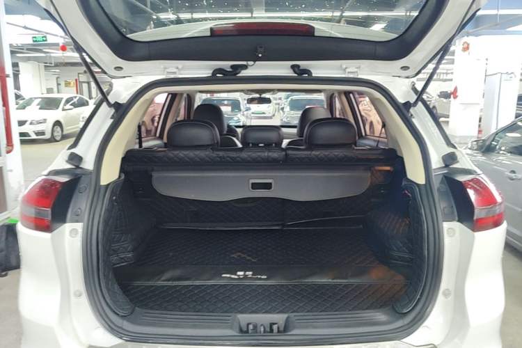 Used Geely Auto Emgrand X7 Sport 2018 1.8TD Automatic Two-Wheel Drive Smart Connect 4G Internet Edition Trunk