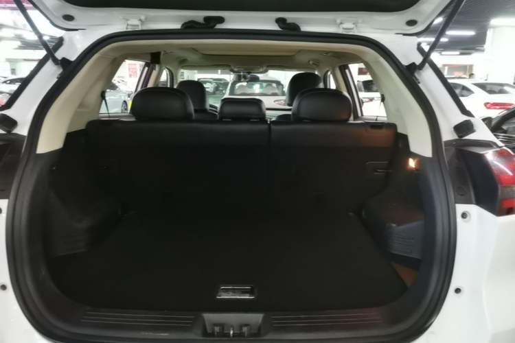 Used Geely Auto Emgrand X7 Sport 2018 1.8TD Automatic Two-Wheel Drive Smart Connect 4G Internet Edition Trunk