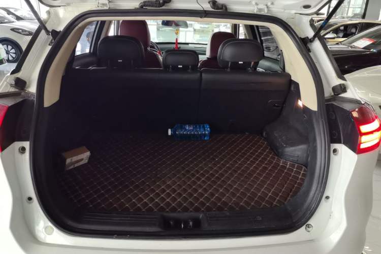 Used Geely Auto Emgrand X7 Sport 2018 1.8TD Automatic Two-Wheel Drive Smart Connect 4G Internet Edition Trunk