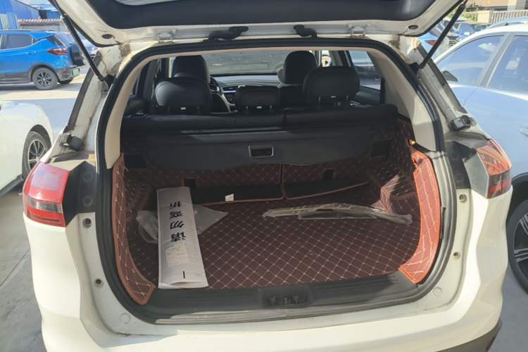 Used Geely Auto Emgrand X7 Sport 2018 1.8TD Automatic Two-Wheel Drive Zhiya Model Trunk
