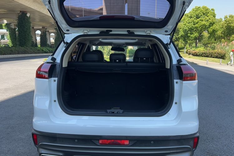 Used Geely Auto Emgrand X7 Sport 2018 1.8TD Automatic Two-Wheel Drive Smart Connect 4G Internet Edition Trunk