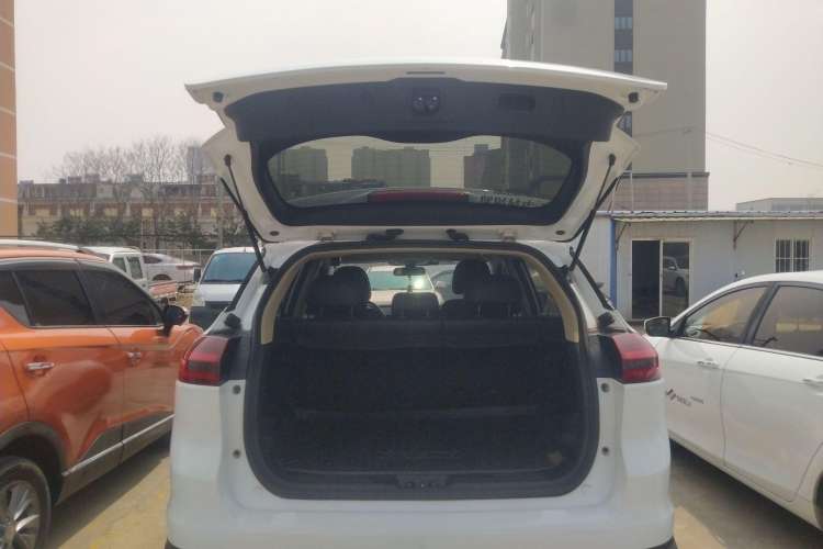 Used Geely Auto Emgrand X7 Sport 2018 1.8TD Automatic Two-Wheel Drive Smart Connect 4G Internet Edition Trunk