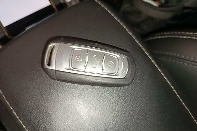 Used Geely Auto Emgrand X7 Sport 2018 1.8TD Automatic Two-Wheel Drive Zhiya Model Vehicle Key