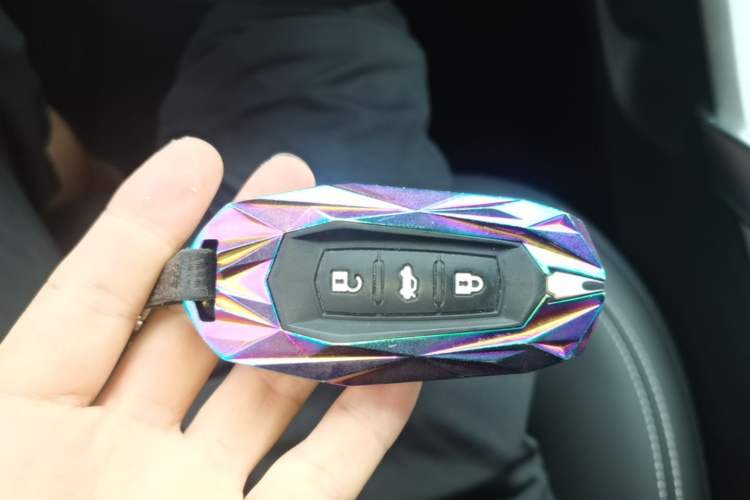 Used Geely Auto Emgrand X7 Sport 2018 1.8TD Automatic Two-Wheel Drive Smart Connect 4G Internet Edition Vehicle Key