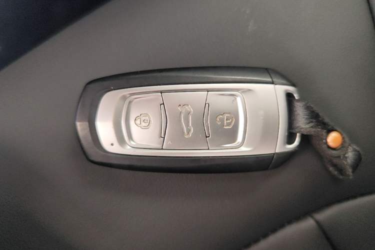 Used Geely Auto Emgrand X7 Sport 2018 1.8TD Automatic Two-Wheel Drive Zhiya Model Vehicle Key