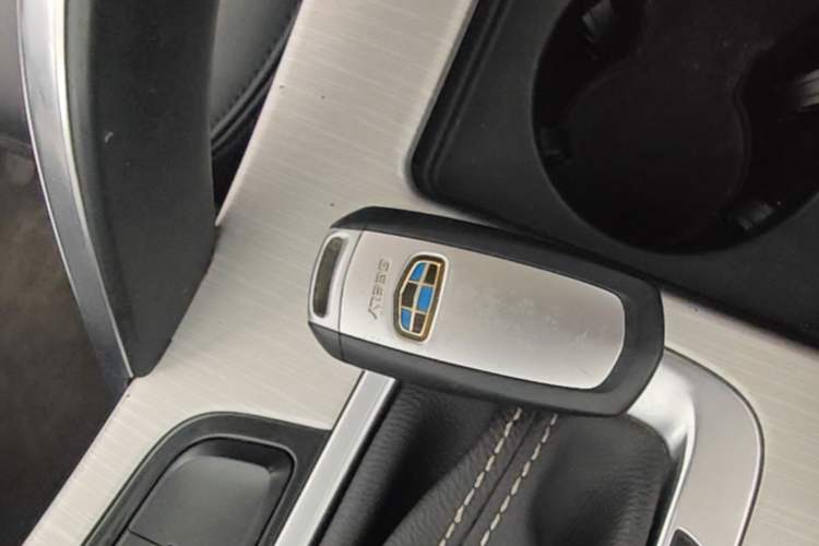 Used Geely Auto Emgrand X7 Sport 2018 1.8TD Automatic Two-Wheel Drive Smart Connect 4G Internet Edition Vehicle Key