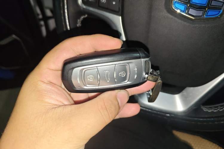 Used Geely Auto Emgrand X7 Sport 2018 1.8TD Automatic Two-Wheel Drive Zhiya Model Vehicle Key