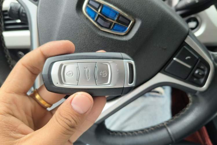 Used Geely Auto Emgrand X7 Sport 2018 2.0L Manual Two-Wheel Drive Zhiya Version Vehicle Key