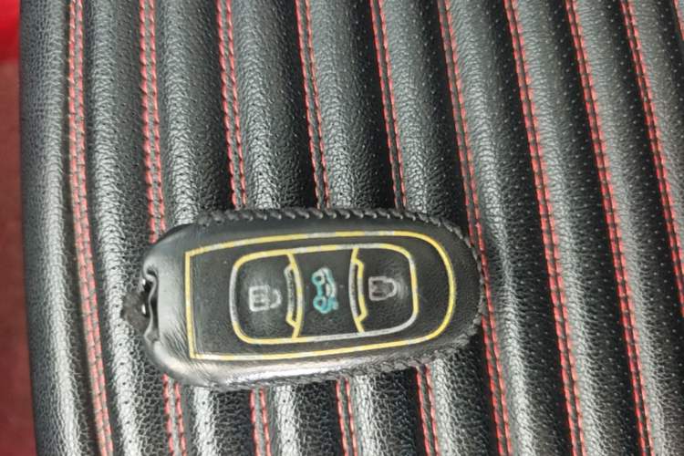 Used Geely Auto Emgrand X7 Sport 2018 2.0L Manual Two-Wheel Drive Zhiya Version Vehicle Key