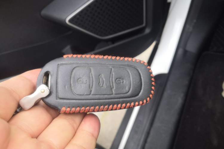 Used Geely Auto Emgrand X7 Sport 2018 1.8TD Automatic Two-Wheel Drive Zhiya Model Vehicle Key