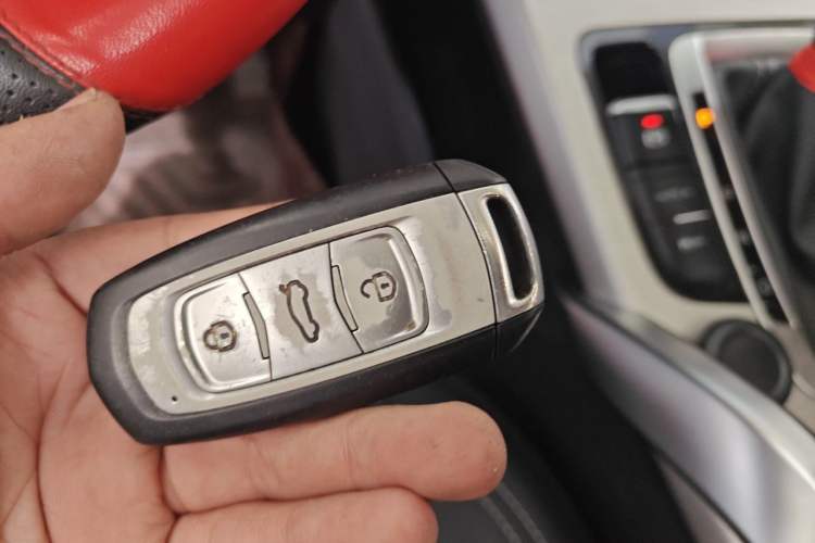 Used Geely Auto Emgrand X7 Sport 2018 1.8TD Automatic Two-Wheel Drive Zhiya Model Vehicle Key