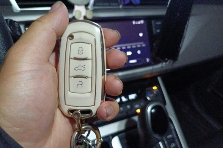 Used Geely Auto Emgrand X7 Sport 2018 1.8TD Automatic Two-Wheel Drive Zhiya Model Vehicle Key