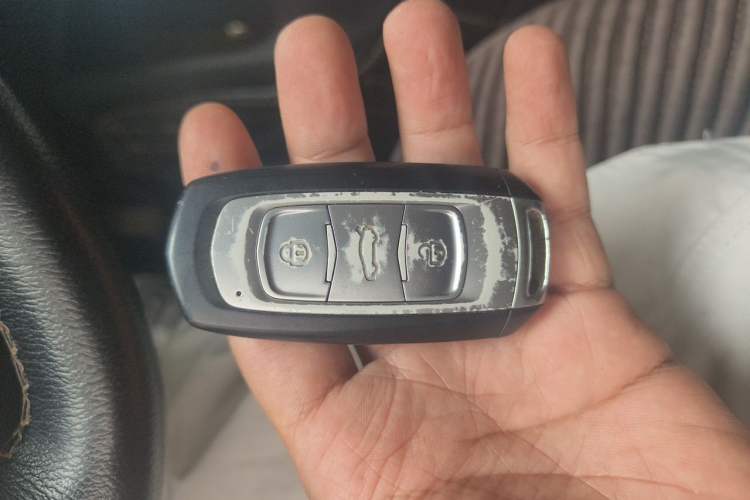 Used Geely Auto Emgrand X7 Sport 2018 1.8TD Automatic Two-Wheel Drive Smart Connect 4G Internet Edition Vehicle Key
