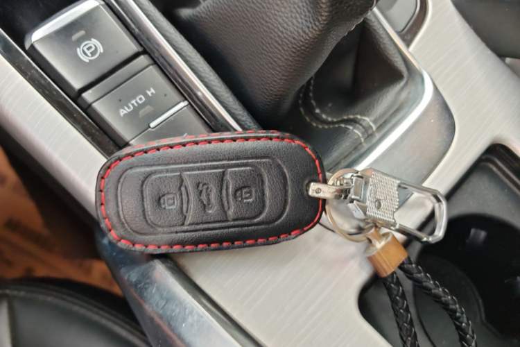 Used Geely Auto Emgrand X7 Sport 2018 2.0L Manual Two-Wheel Drive Zhiya Version Vehicle Key