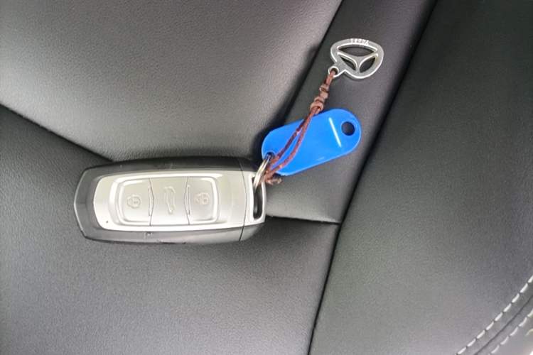 Used Geely Auto Emgrand X7 Sport 2018 1.8TD Automatic Two-Wheel Drive Smart Connect 4G Internet Edition Vehicle Key