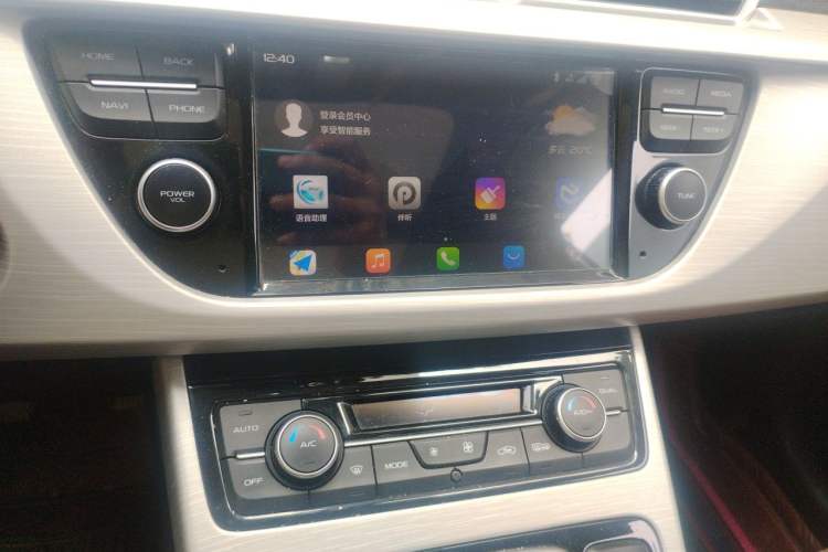 Used Geely Auto Emgrand X7 Sport 2018 1.8TD Manual Two-Wheel Drive Zhiya Model Audio And AC Panel