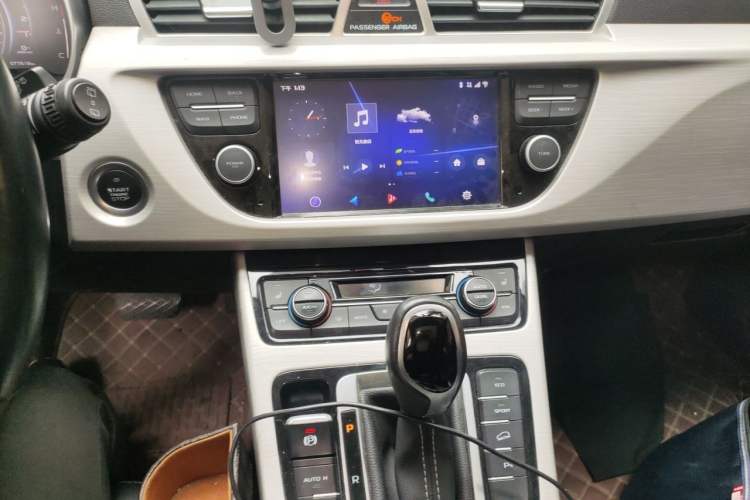 Used Geely Auto Emgrand X7 Sport 2018 1.8TD Automatic Two-Wheel Drive Smart Connect 4G Internet Edition Audio And AC Panel
