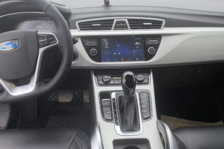 Used Geely Auto Emgrand X7 Sport 2018 1.8TD Automatic Two-Wheel Drive Smart Connect 4G Internet Edition Audio And AC Panel