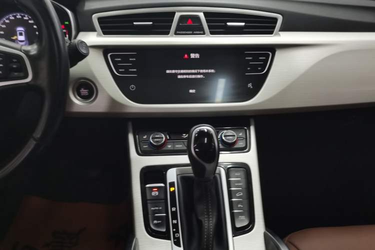 Used Geely Auto Emgrand X7 Sport 2018 1.8TD Automatic All-Wheel-Drive ZhiZun Model with 4G Connectivity Audio And AC Panel