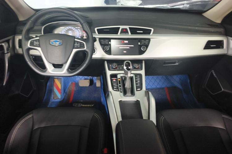 Used Geely Auto Emgrand X7 Sport 2018 1.8TD Automatic Two-Wheel Drive Smart Connect 4G Internet Edition Center Console