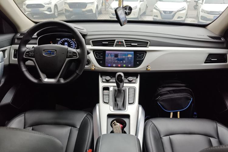 Used Geely Auto Emgrand X7 Sport 2018 1.8TD Automatic Two-Wheel Drive Smart 4G Connected Version Center Console