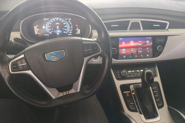 Used Geely Auto Emgrand X7 Sport 2018 1.8TD Automatic Two-Wheel Drive Smart Connect 4G Internet Edition Center Console