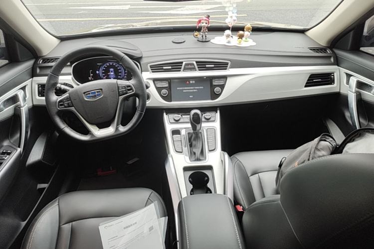 Used Geely Auto Emgrand X7 Sport 2018 1.8TD Automatic Two-Wheel Drive Smart Connect 4G Internet Edition Center Console