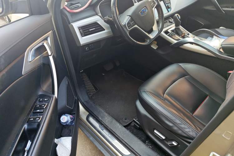 Used Geely Auto Emgrand X7 Sport 2018 1.8TD Automatic Two-Wheel Drive Smart Connect 4G Internet Edition Driver Seat