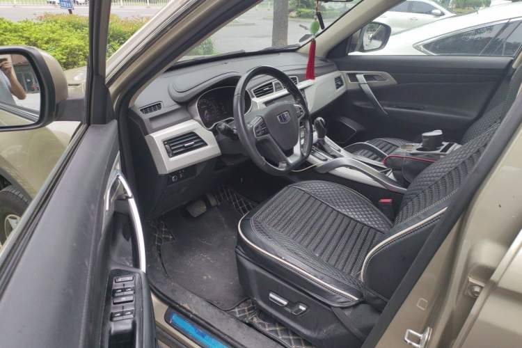 Used Geely Auto Emgrand X7 Sport 2018 1.8TD Automatic Two-Wheel Drive Smart Connect 4G Internet Edition Driver Seat