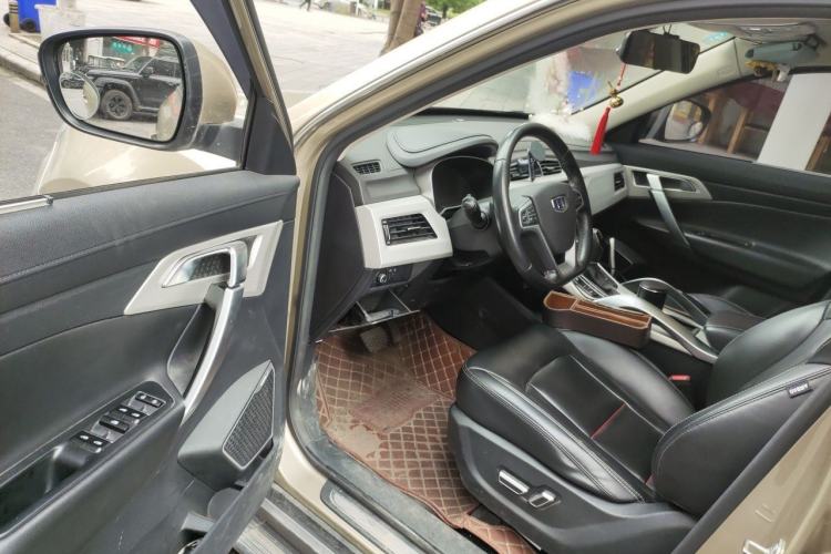 Used Geely Auto Emgrand X7 Sport 2018 1.8TD Automatic Two-Wheel Drive Smart Connect 4G Internet Edition Driver Seat
